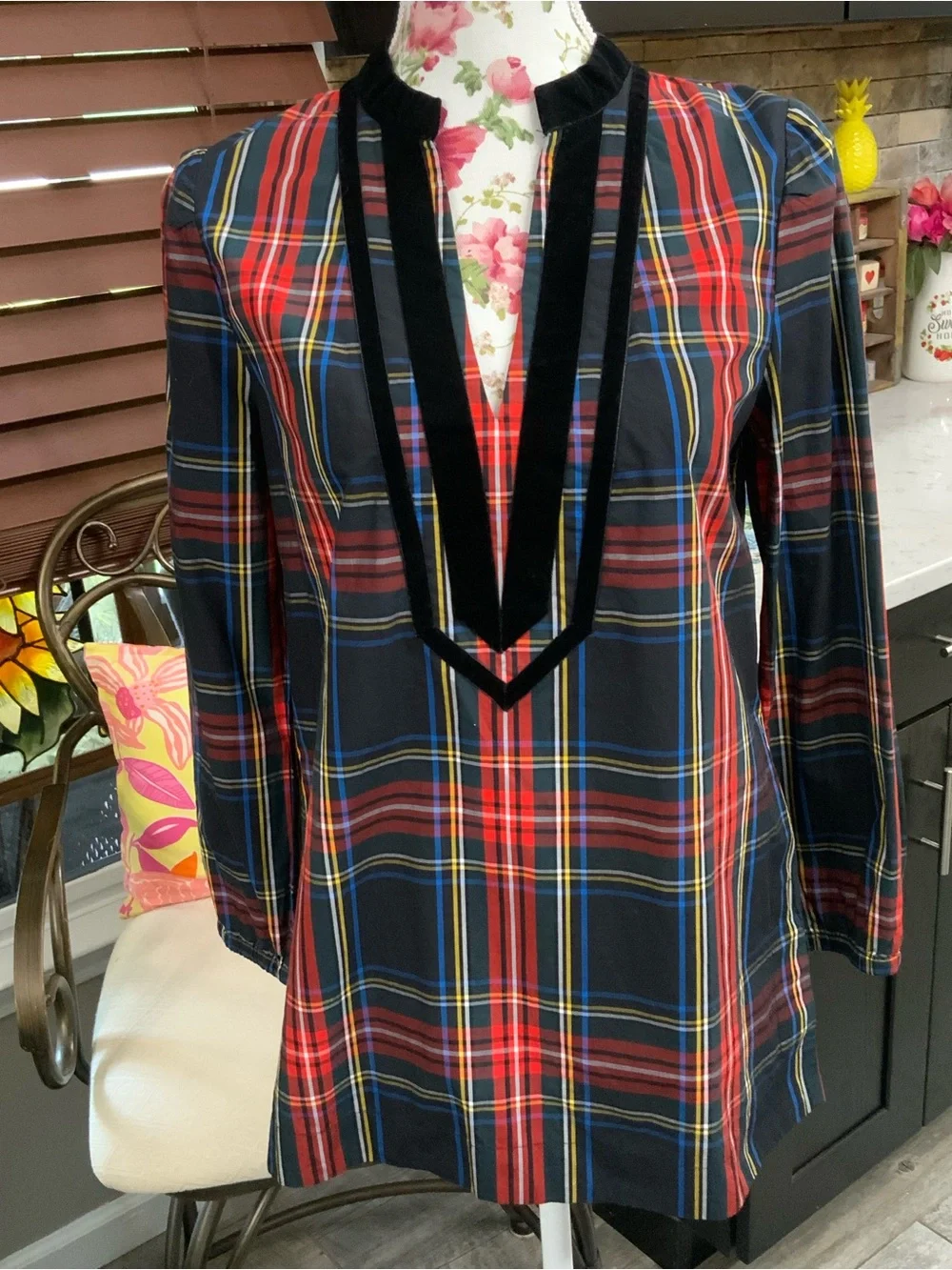 J Crew Women Tunic Holiday Tartan Plaid Velvet Trim V Neck Black Red Top XS New